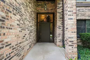6224 Trinity Dr, Lisle, IL 60532 - Photo 3