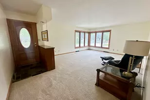 305 N Timothy Ln, McHenry, IL 60050 - Photo 3