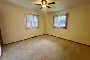 305 N Timothy Ln, McHenry, IL 60050 - Photo 15