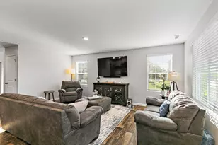 1154 Kingsmill Dr, Algonquin, IL 60102 - Photo 7