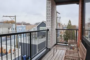 2402 W Carmen Ave, Chicago, IL 60625 - Photo 7