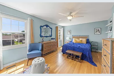 696 Farnham Lane, Wheaton, IL 60189 - Photo 13