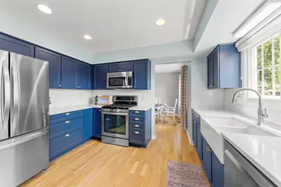 696 Farnham Lane, Wheaton, IL 60189 - Photo 9