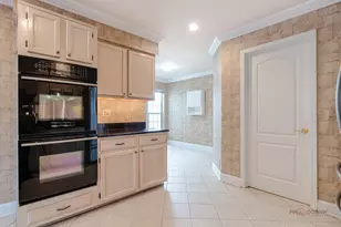 2207 Seaver Ln, Hoffman Estates, IL 60169 - Photo 15
