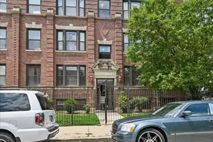 4220 S Champlain Ave, Chicago, IL 60653 - Photo 1