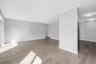 3018 Roberts Dr, Woodridge, IL 60517 - Photo 5