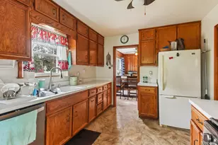 924 Grandview Ave, Lockport, IL 60441 - Photo 11