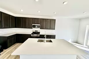 702 W Pt Wy, Oswego, IL 60543 - Photo 9