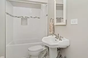 70 E Scott St, Chicago, IL 60610 - Photo 9