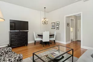70 E Scott St, Chicago, IL 60610 - Photo 3