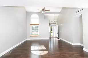 840 Dogwood Ln, Lake in the Hills, IL 60156 - Photo 9