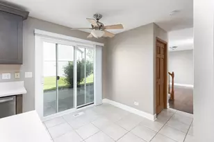 840 Dogwood Ln, Lake in the Hills, IL 60156 - Photo 7