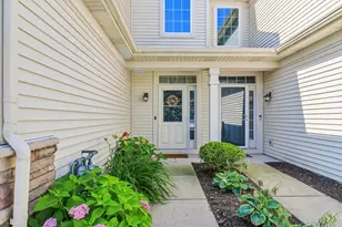512 S Jade Ln, Round Lake, IL 60073 - Photo 3