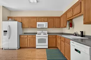 21316 Douglas Ln, Plainfield, IL 60544 - Photo 5