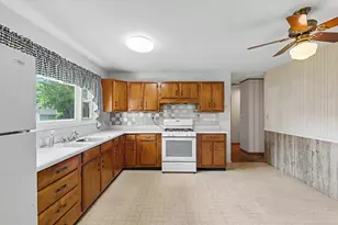 414 S Seymour St, Oakwood, IL 61858 - Photo 11