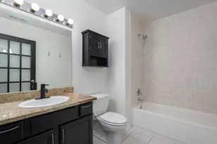 2317 W Wolfram St, Chicago, IL 60618 - Photo 17