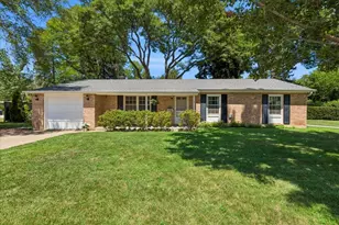 1436 Arbor Vitae Rd, Deerfield, IL 60015 - Photo 1