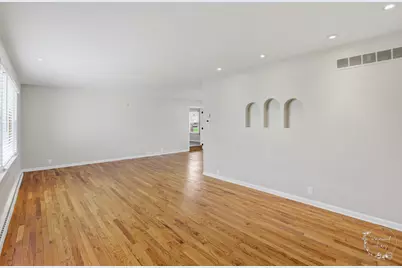 410 S Chicago Street, Rossville, IL 60963 - Photo 5