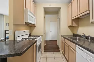 630 N State St, Chicago, IL 60654 - Photo 5