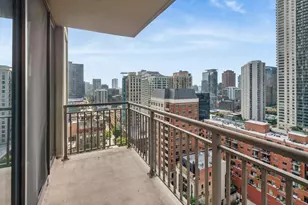 630 N State St, Chicago, IL 60654 - Photo 9