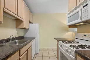 630 N State St, Chicago, IL 60654 - Photo 3