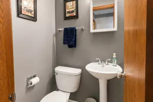 476 Raupp Blvd, Buffalo Grove, IL 60089 - Photo 13