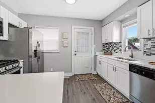17646 State Line Ave, Lansing, IL 60438 - Photo 7