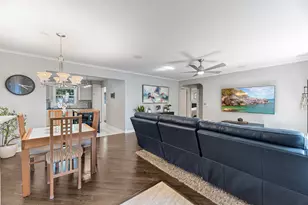 9 N Waverly Pl, Mount Prospect, IL 60056 - Photo 3