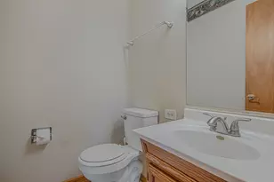 23313 W Hillcrest Dr, Lake Zurich, IL 60047 - Photo 17