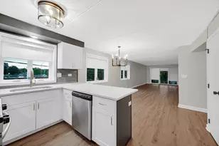 225 E Wing St, Arlington Heights, IL 60004 - Photo 13