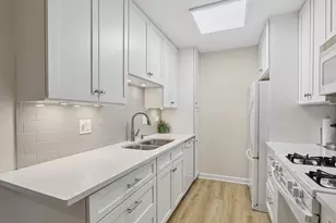 8427 W 99th Terrace, Palos Hills, IL 60465 - Photo 5