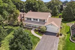 7553 Ridgewood Ln, Burr Ridge, IL 60527 - Photo 39