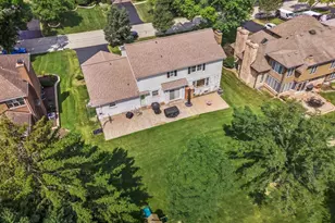7553 Ridgewood Ln, Burr Ridge, IL 60527 - Photo 43
