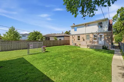 7519 Kolmar Avenue, Skokie, IL 60076 - Photo 29