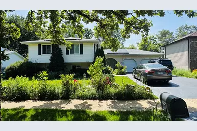 3220 Saratoga Avenue, Downers Grove, IL 60515 - Photo 1
