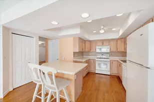 475 Sarah Ct, Wood Dale, IL 60191 - Photo 7