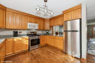 11061 Bayou Ct, Huntley, IL 60142 - Photo 7