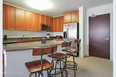 807 Davis Street #903, Evanston, IL 60201 - Photo 3