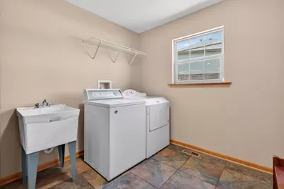15711 Menominee Court, Manhattan, IL 60442 - Photo 13