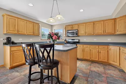 15711 Menominee Court, Manhattan, IL 60442 - Photo 9