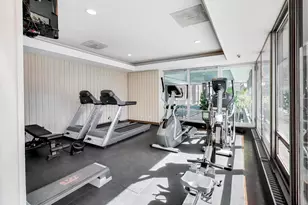 201 E Chestnut St, Chicago, IL 60611 - Photo 21