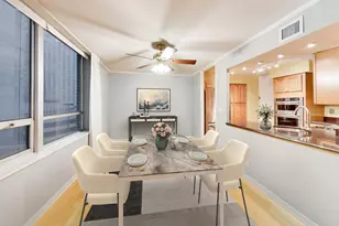 201 E Chestnut St, Chicago, IL 60611 - Photo 7