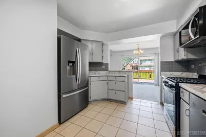 37 Ione Drive #B, South Elgin, IL 60177 - Photo 7