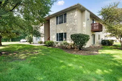 500 Westwood Court #d, Crystal Lake, IL 60014 - Photo 1