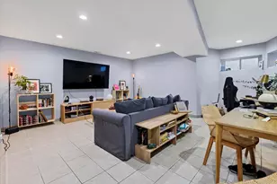 4127 N Ashland Ave, Chicago, IL 60613 - Photo 15