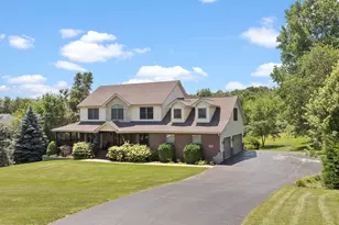 12810 Skyline Dr, Roscoe, IL 61073 - Photo 3