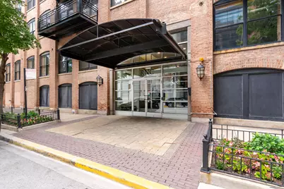 520 W Huron Street #504, Chicago, IL 60654 - Photo 1