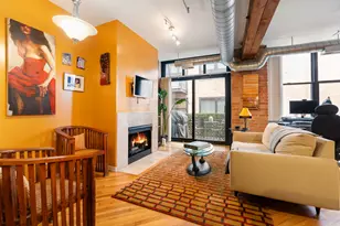 520 W Huron St, Chicago, IL 60654 - Photo 3