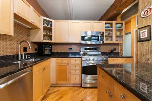 520 W Huron St, Chicago, IL 60654 - Photo 7