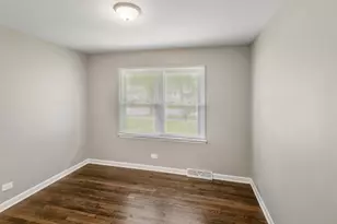 15403 Cherry Ln, Markham, IL 60428 - Photo 9
